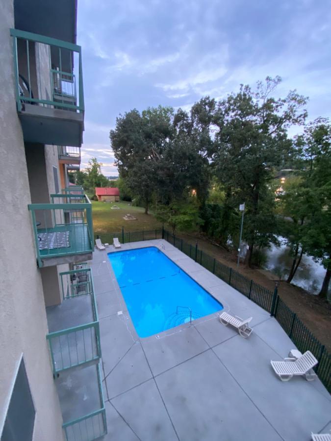 River Place Condos #304 2Bd พิเจนฟอร์จ ภายนอก รูปภาพ